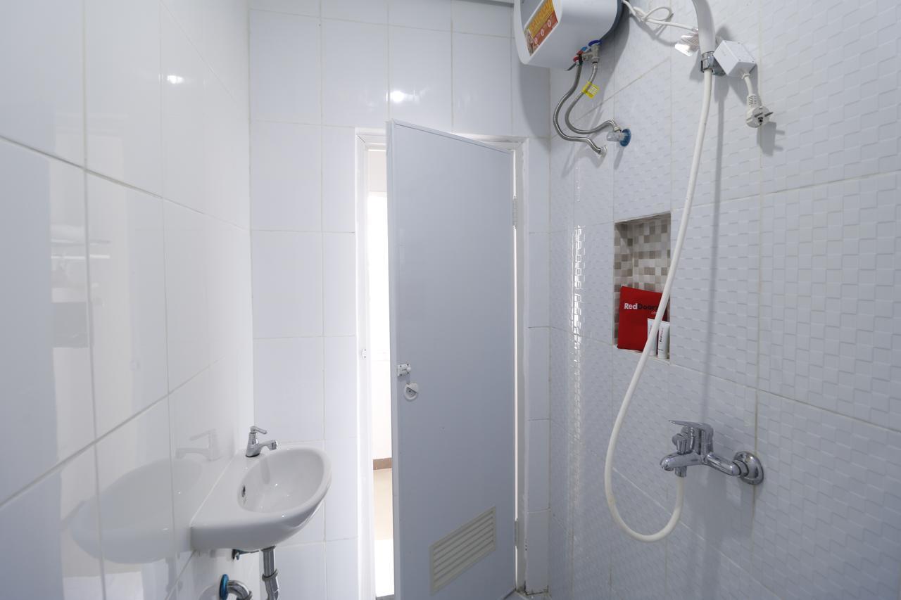 Reddoorz Plus Near Mall Pondok Indah Dżakarta Zewnętrze zdjęcie